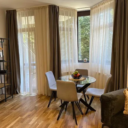 Sana 313a In Flora, Апартаменты